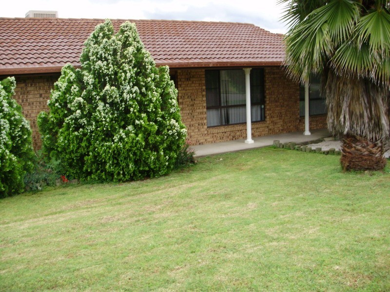 6 Willow Park Drive, Kootingal NSW 2352