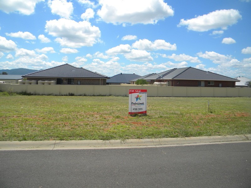 22 Cunningham  Street, Westdale NSW 2340