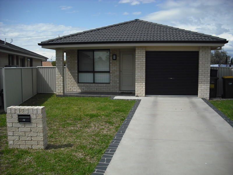 14 Tasman  Place, Westdale NSW 2340