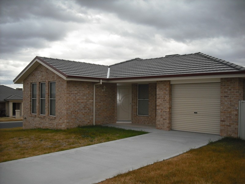 8 Orley  Drive, Tamworth NSW 2340