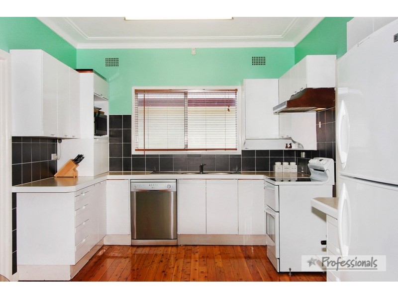 9 Churchill Street, Tamworth NSW 2340