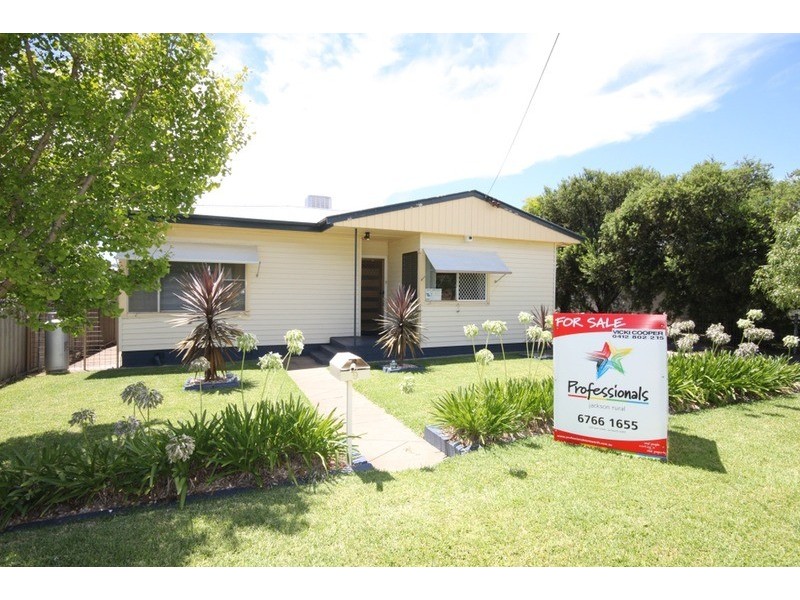 9 Churchill Street, Tamworth NSW 2340