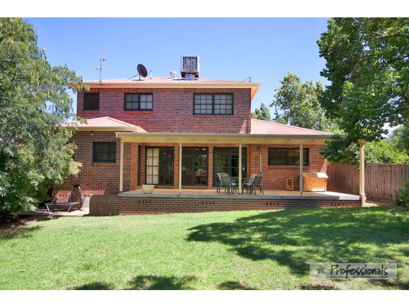 33 Roderick Street, Tamworth NSW 2340