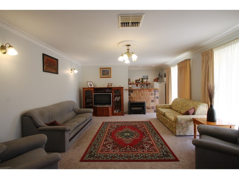 32 Woodstock Street, Tamworth NSW 2340