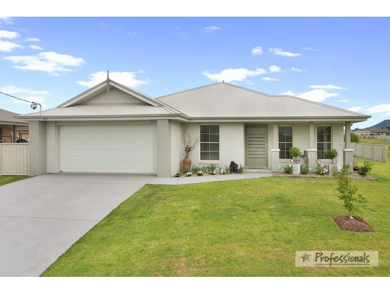 7 Grevillea Crescent, Kootingal NSW 2352