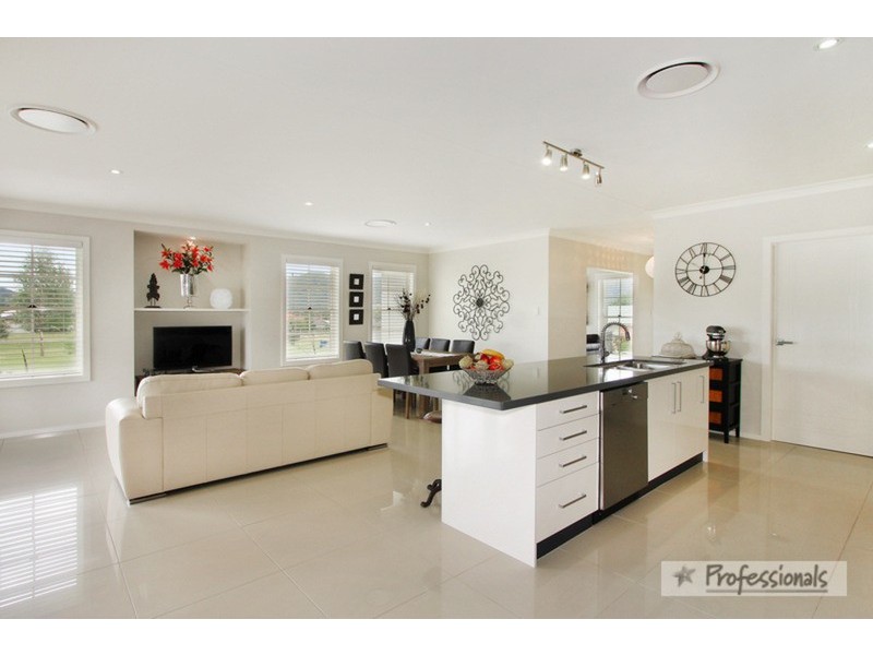 7 Grevillea Crescent, Kootingal NSW 2352