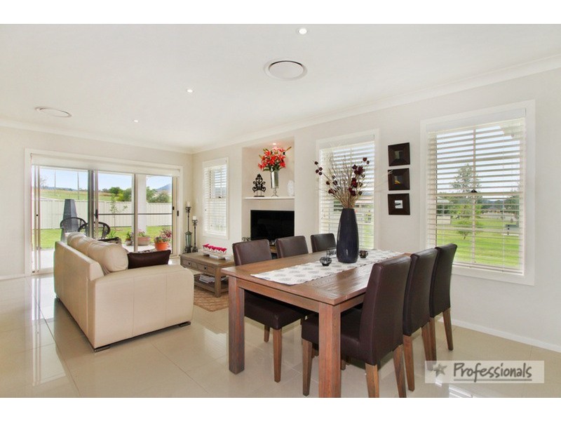 7 Grevillea Crescent, Kootingal NSW 2352