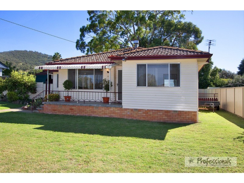 16 Gladys  Street, Tamworth NSW 2340