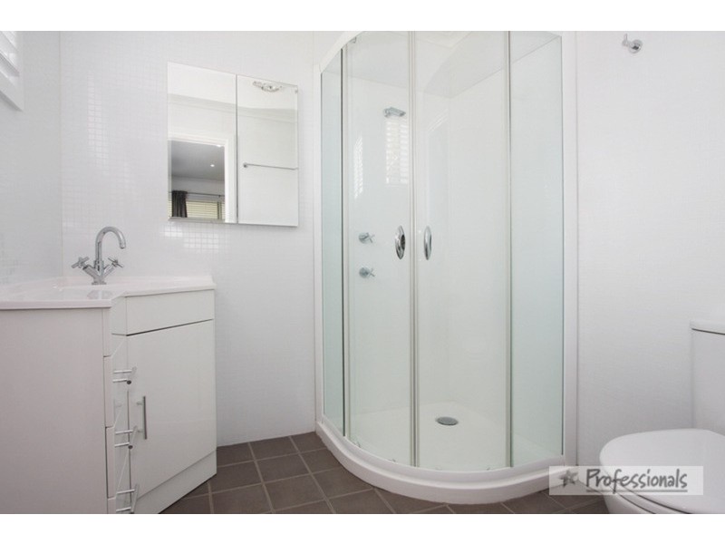 1 Damar Avenue, Kootingal NSW 2352