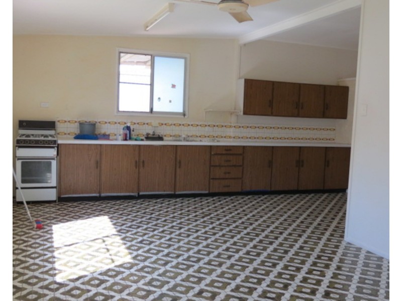 22 Gloucester Street, Bowen QLD 4805