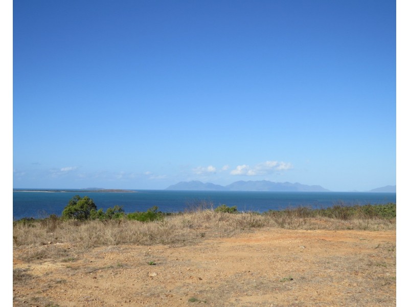 25 Harbour View Terrace, Bowen QLD 4805