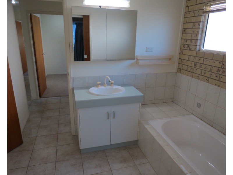 130 Hillview Road, Bowen QLD 4805