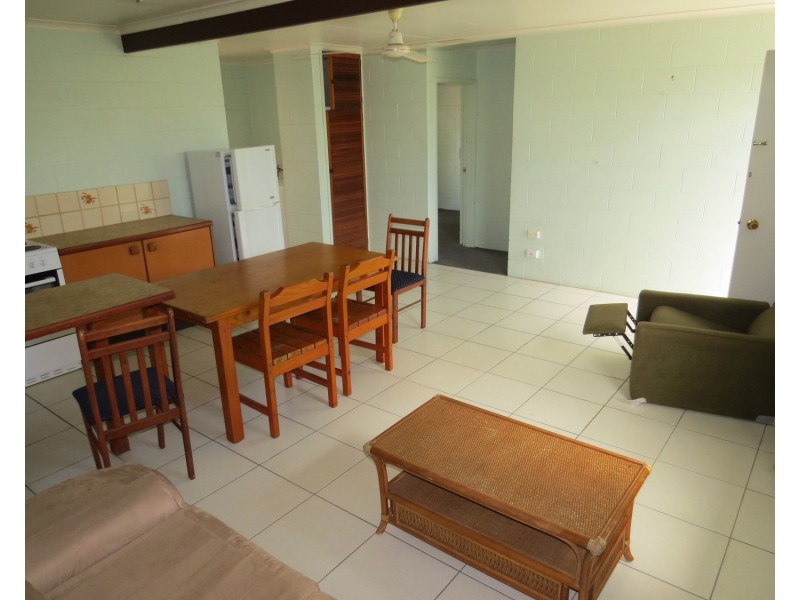 2 /16 Powell Street, Bowen QLD 4805