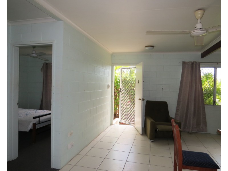2 /16 Powell Street, Bowen QLD 4805