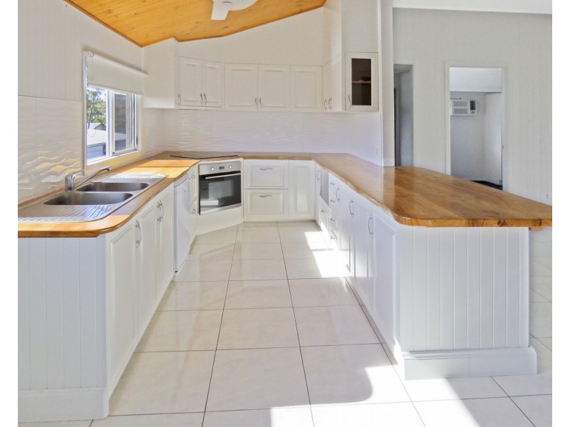 38 Reynolds Street, Bowen QLD 4805