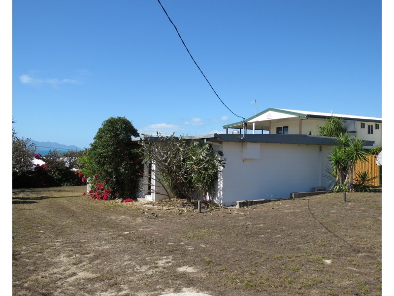 12 Casuarina Street, Bowen QLD 4805
