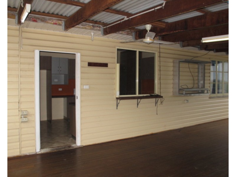 105 Powell Street, Bowen QLD 4805