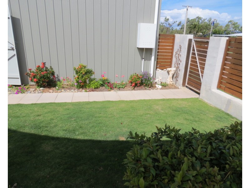 42 Whyte Avenue, Brisk Bay QLD 4805