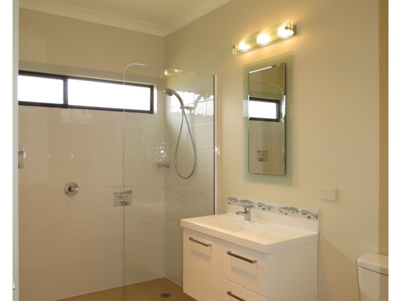 42 Whyte Avenue, Brisk Bay QLD 4805