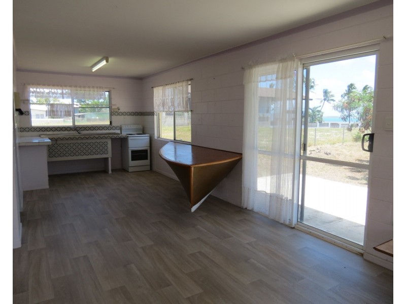 25 Thomas Street, Bowen QLD 4805