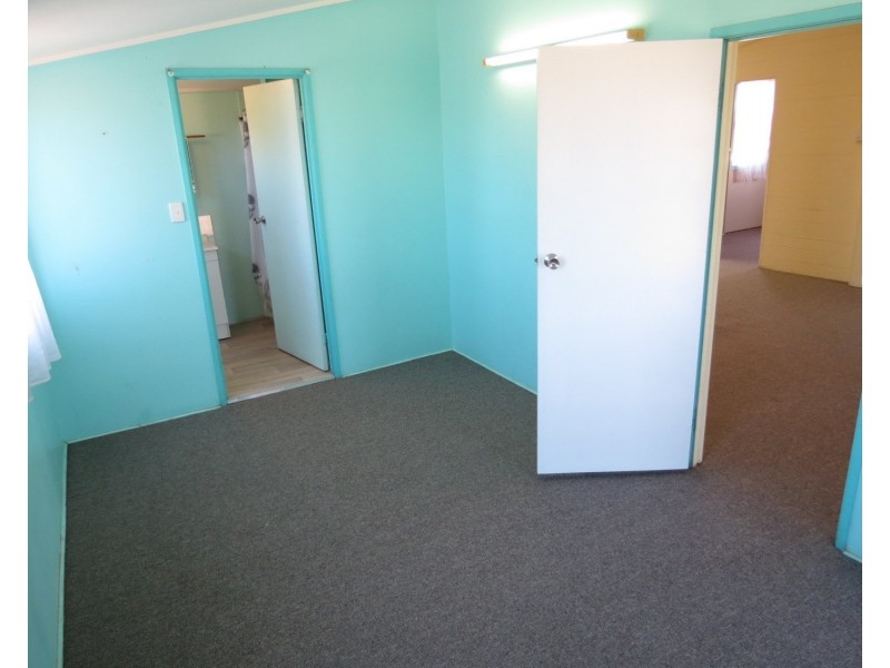 25 Thomas Street, Bowen QLD 4805