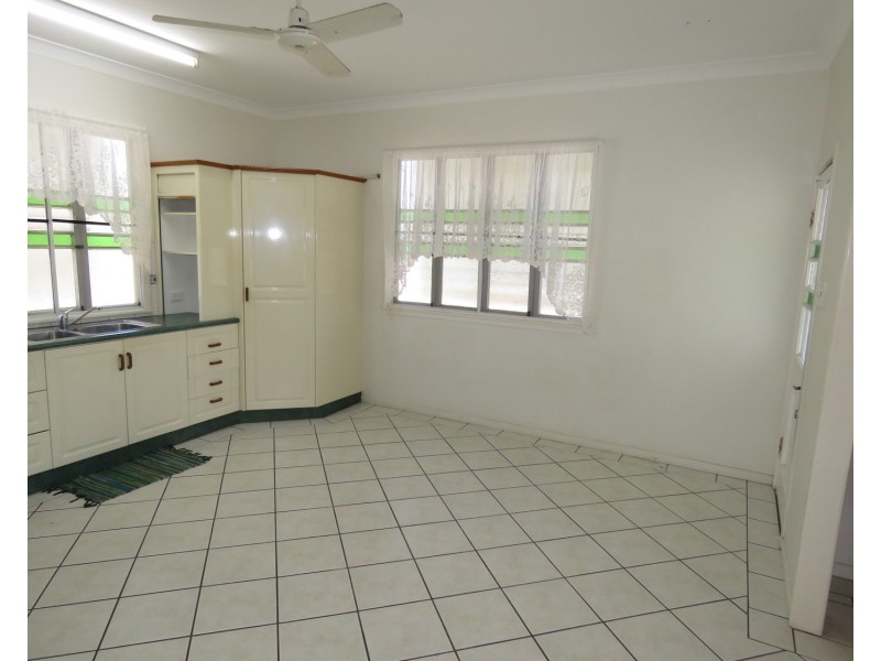 52 Gregory Street, Bowen QLD 4805