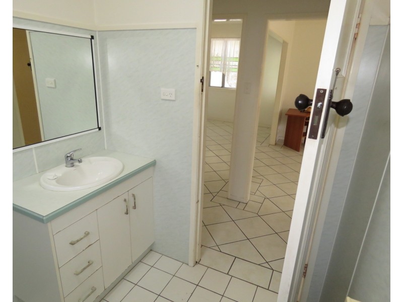 52 Gregory Street, Bowen QLD 4805