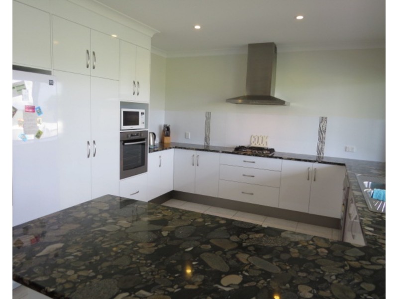 129 Inveroona Road, Bowen QLD 4805