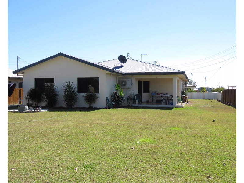 17 Matthews Street, Bowen QLD 4805