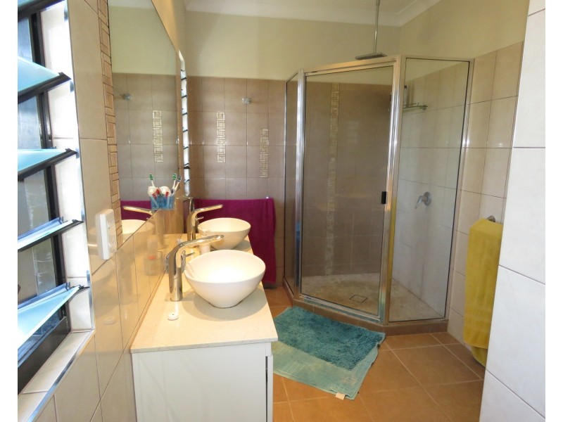 17 Matthews Street, Bowen QLD 4805