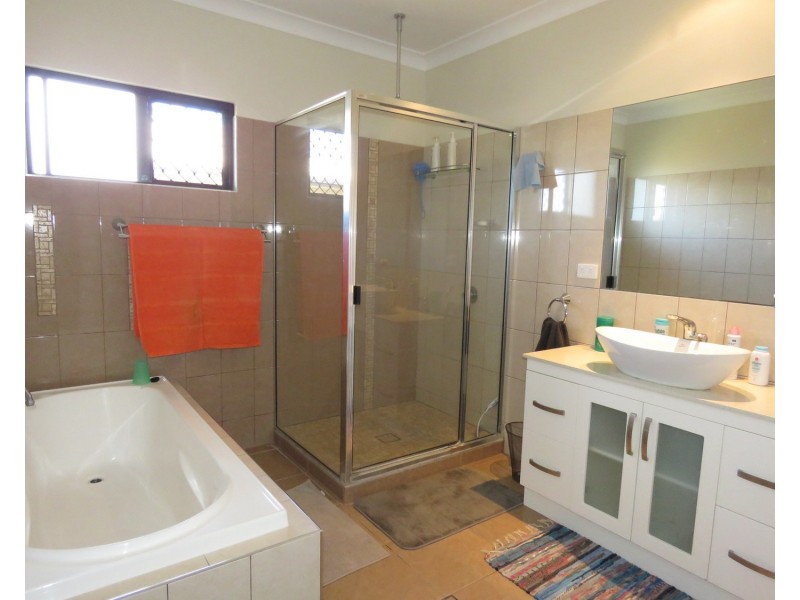 17 Matthews Street, Bowen QLD 4805