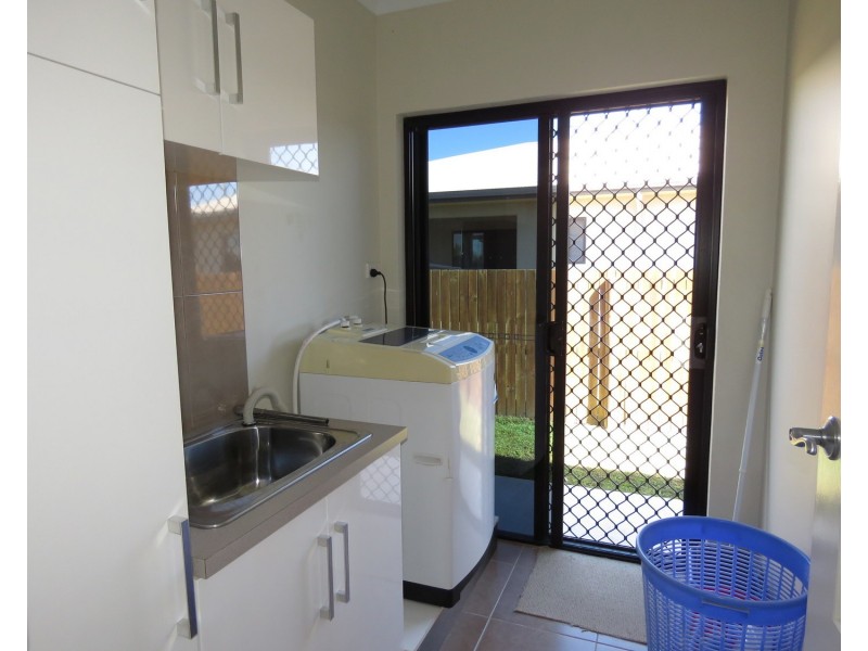 17 Matthews Street, Bowen QLD 4805