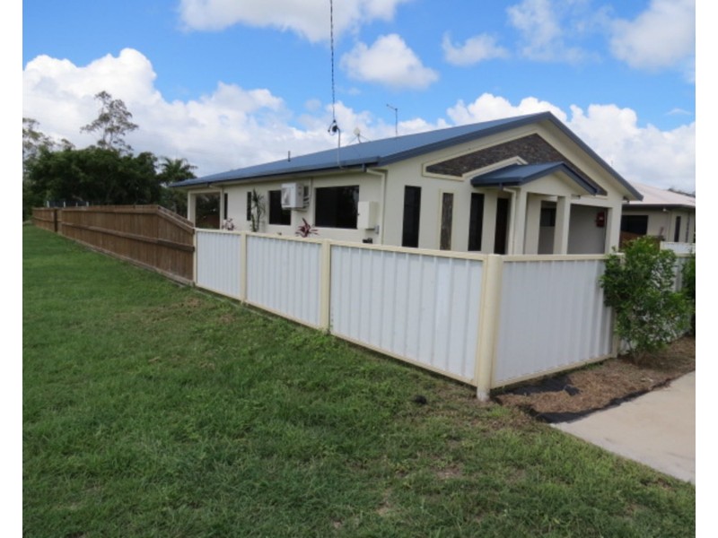 17 Matthews Street, Bowen QLD 4805