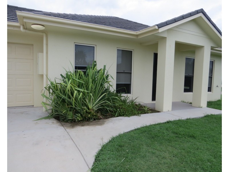 33 Seabreeze Crescent, Bowen QLD 4805