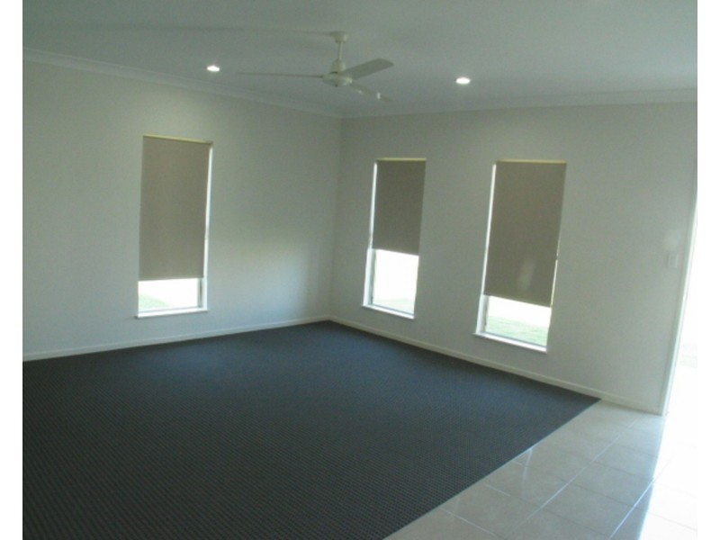33 Seabreeze Crescent, Bowen QLD 4805