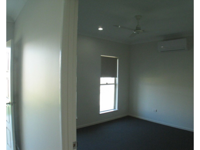 33 Seabreeze Crescent, Bowen QLD 4805