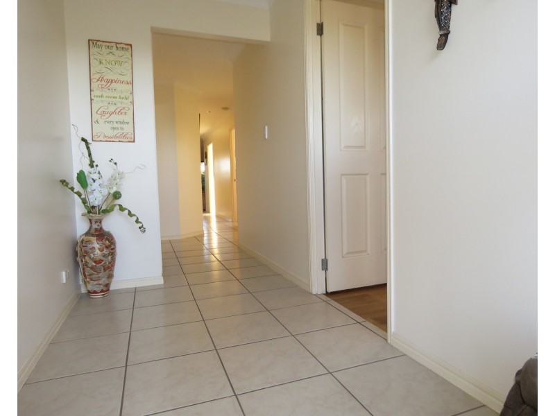 10 Schilling Court, Bowen QLD 4805