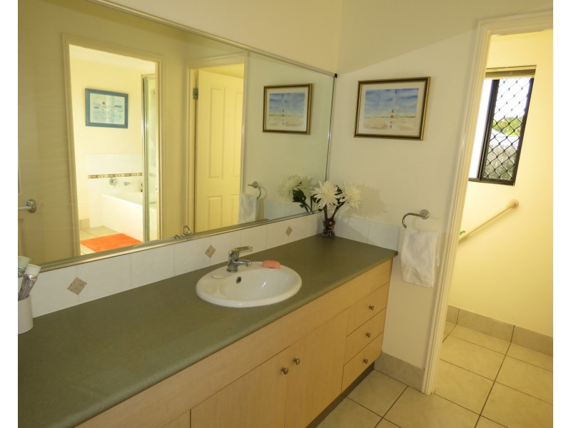 10 Schilling Court, Bowen QLD 4805