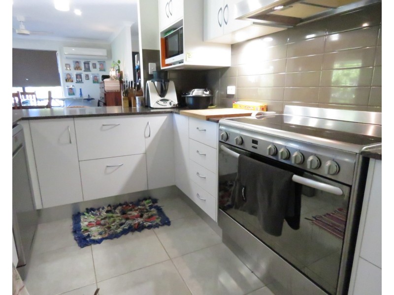 9 Craigie Court, Bowen QLD 4805