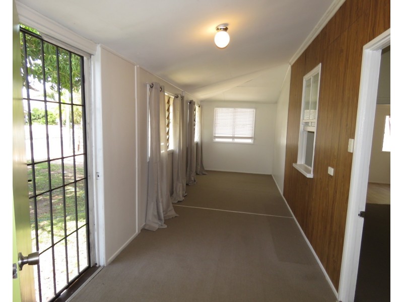 10 Johnston Street, Bowen QLD 4805