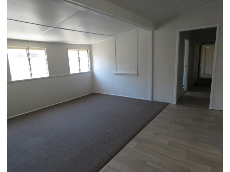 10 Johnston Street, Bowen QLD 4805