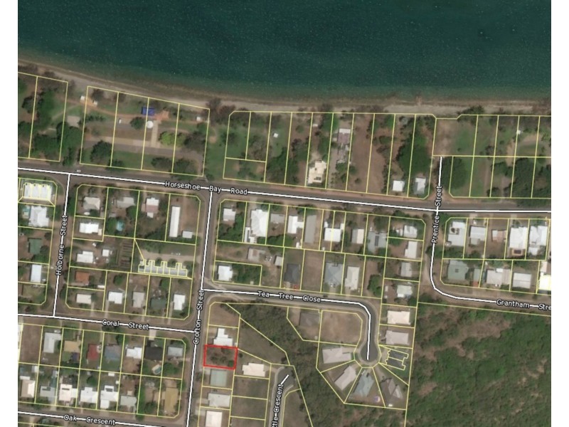 34 Crofton Street, Bowen QLD 4805