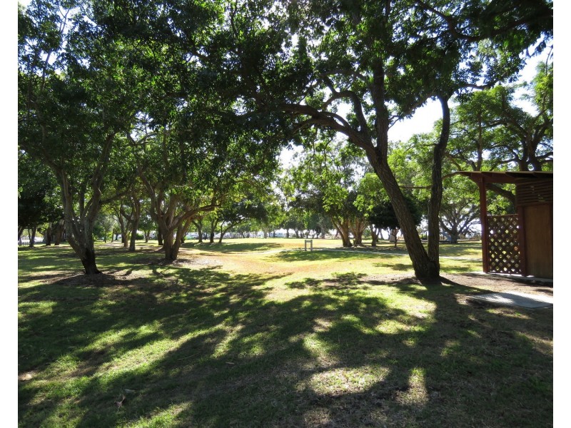 34 Crofton Street, Bowen QLD 4805
