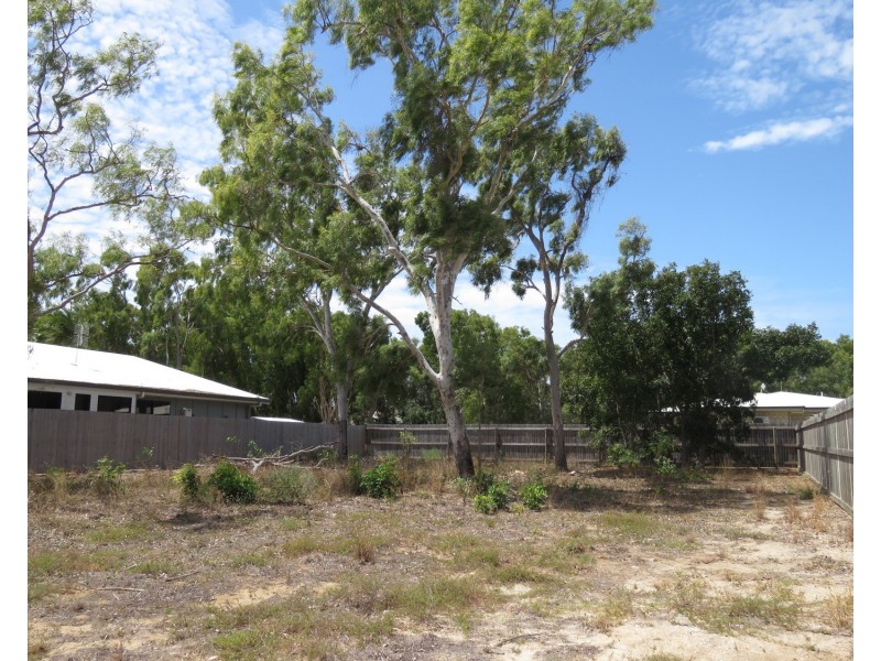34 Crofton Street, Bowen QLD 4805