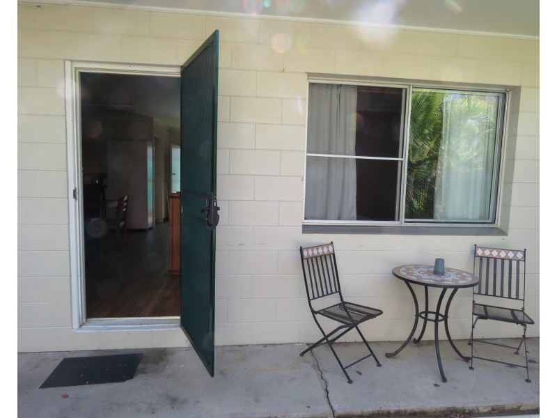 2/10 Verna Street, Bowen QLD 4805