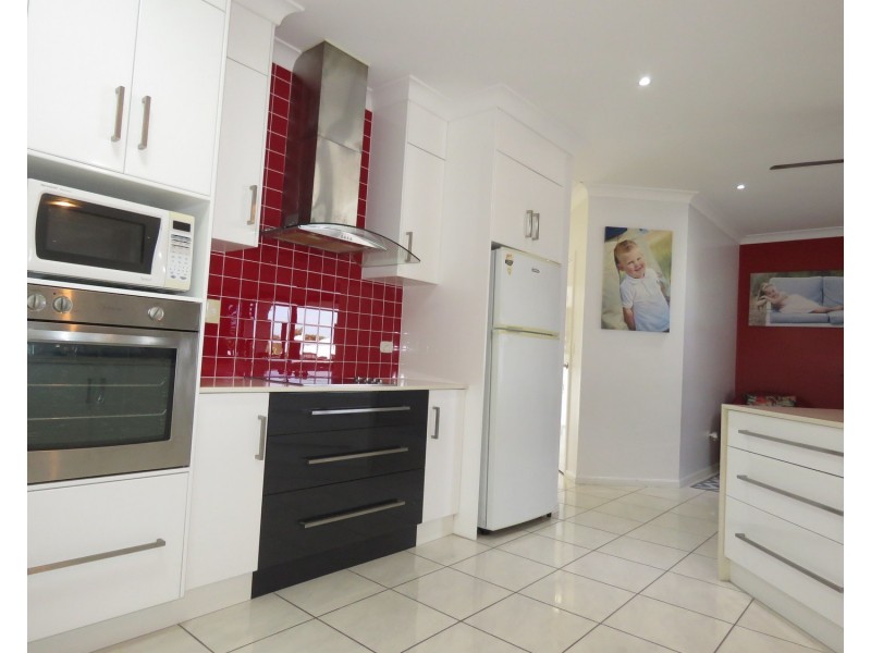 18 Reynolds Street, Bowen QLD 4805