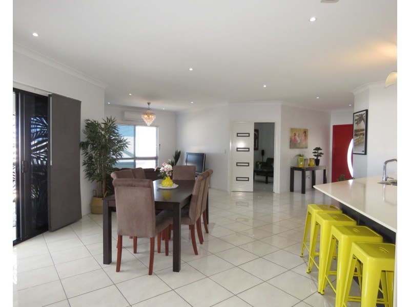 18 Reynolds Street, Bowen QLD 4805