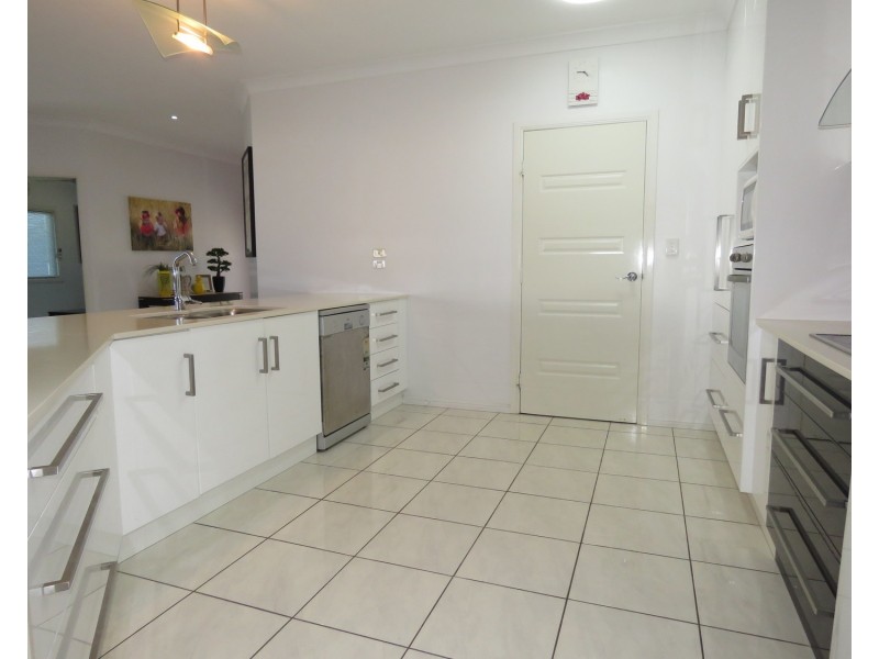 18 Reynolds Street, Bowen QLD 4805