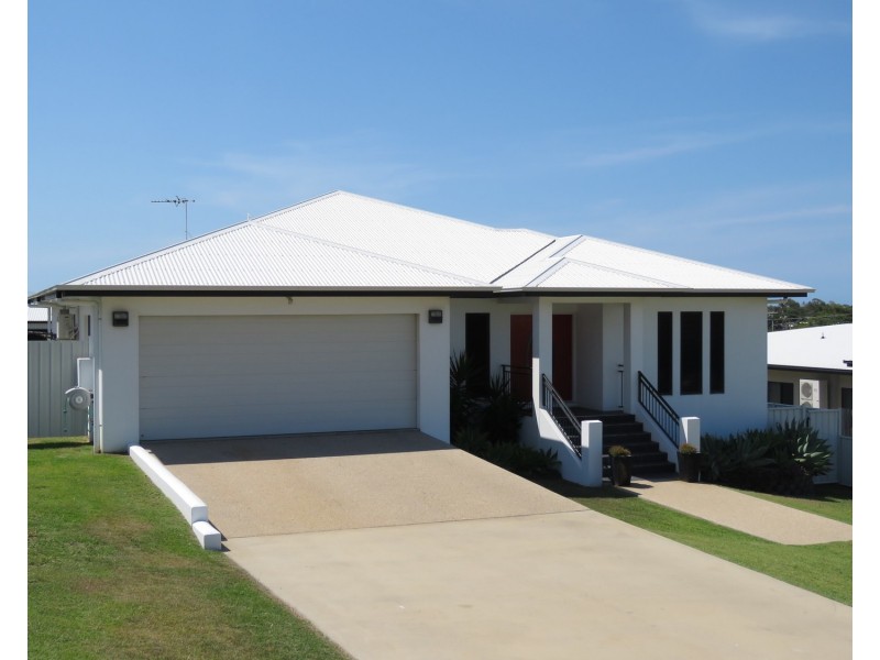 18 Reynolds Street, Bowen QLD 4805