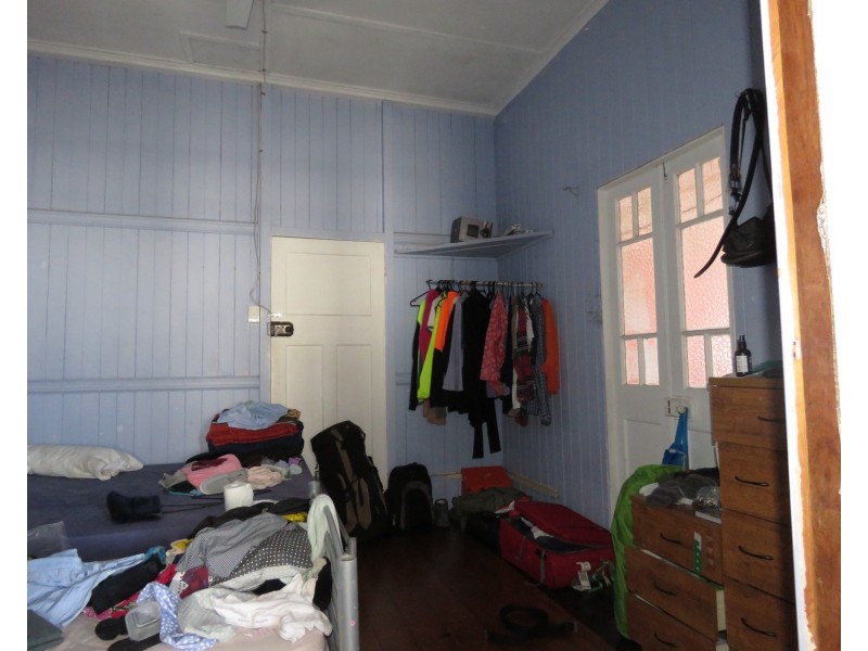 27 Livingstone Street, Bowen QLD 4805